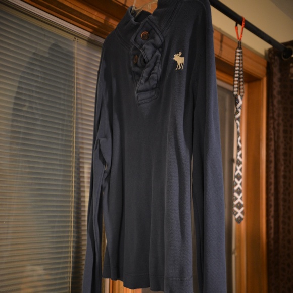 Abercrombie and Fitch Sweater - Picture 1 of 3